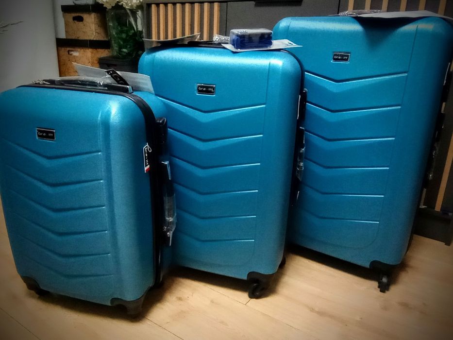 Nowe walizki  zestaw 3 sztuki