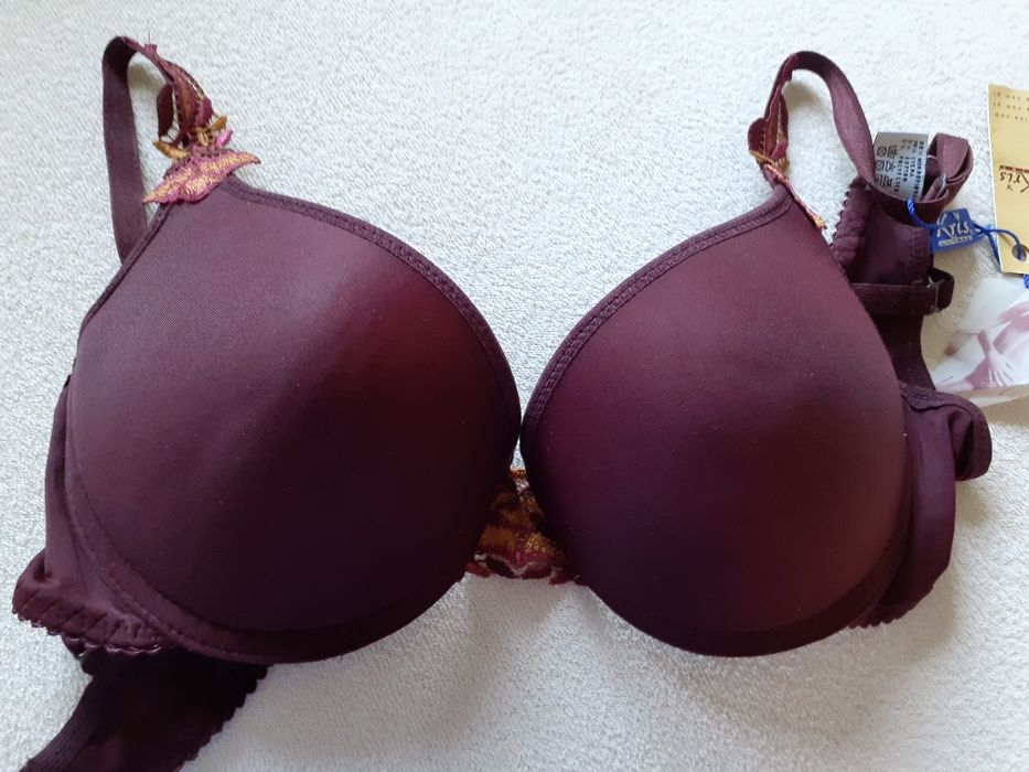 Biustonosz usztywniany