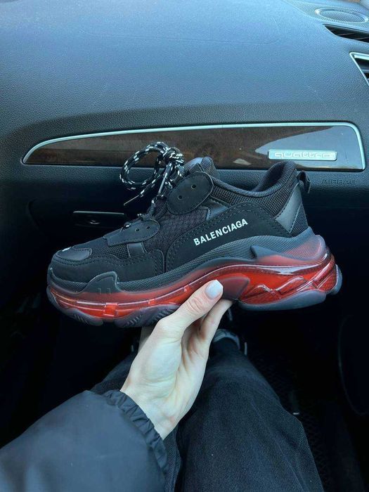 Унисекс кроссовки Balenciaga Triple S кросівки баленсиага трипл с