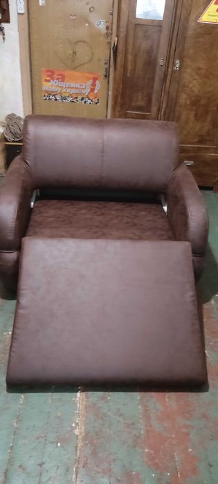 Продам  раскладной диван (кресло-кровать.)