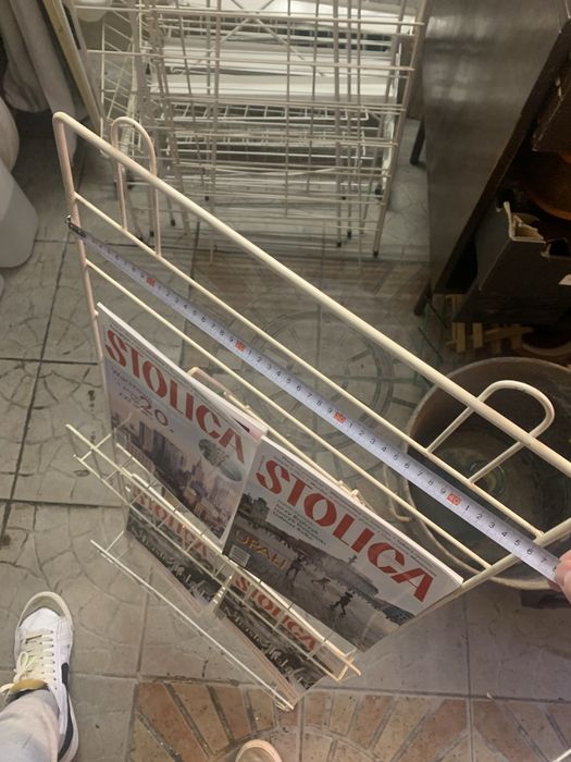 Stojaki metalowe na książki,gazety itp.