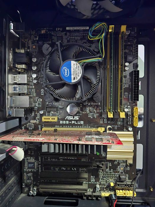 Bundle Motherboard + 8GB RAM DDR3 (Ideal p/ i3, i5, i7 de 4a Geração)
