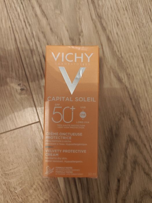 Aksamitny krem do twarzy spf 50+ Vichy capital soleil50 ml