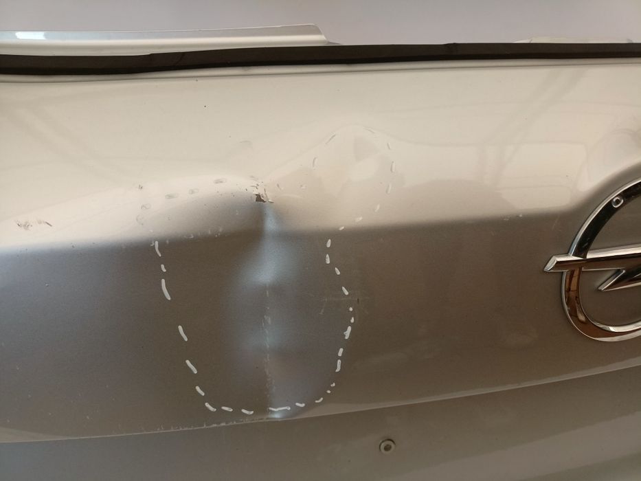 Opel Insignia B II 2 kombi 17- klapa tylna tył bagażnika