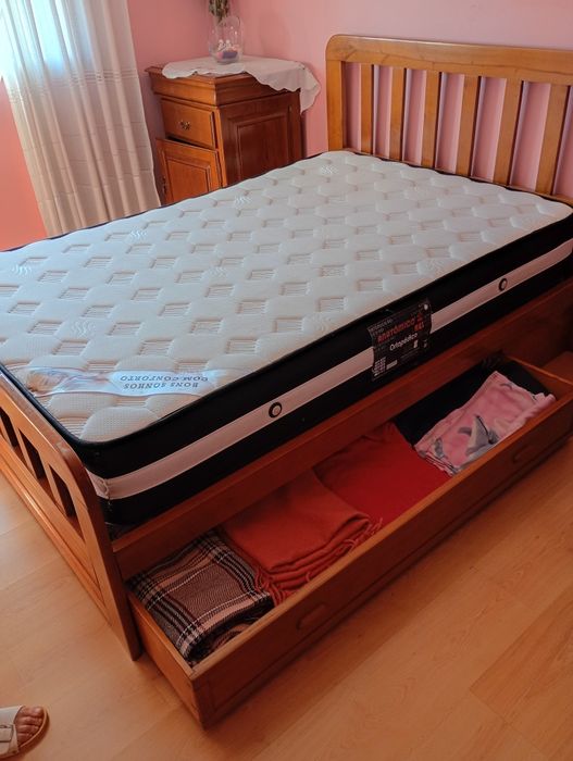 Cama Queen size c/ Arrumação