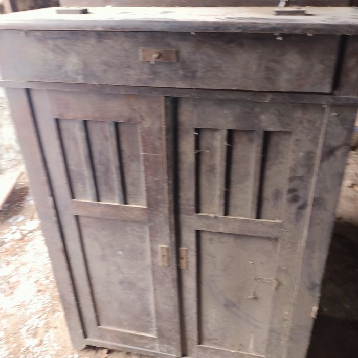 stara szafia drewniana