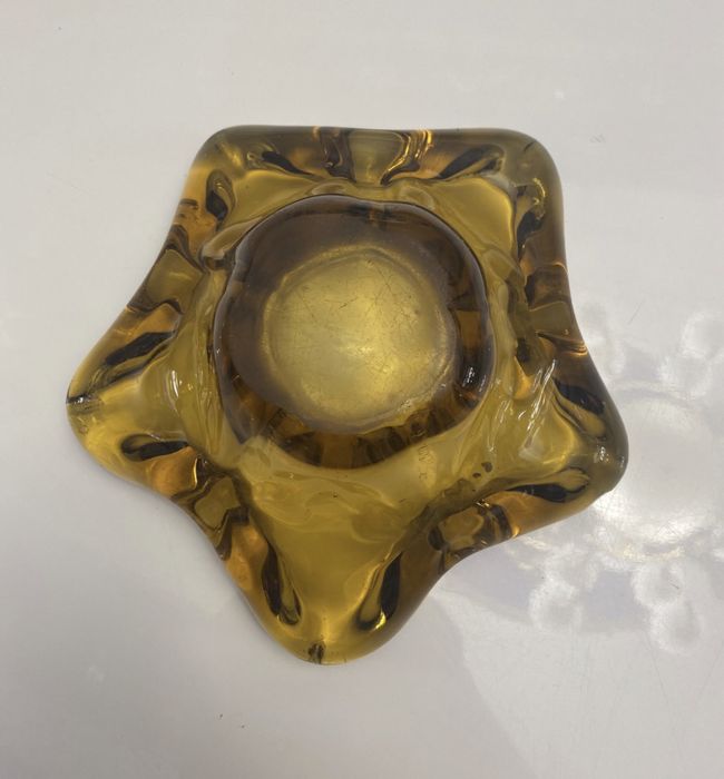 Скляна попільничка