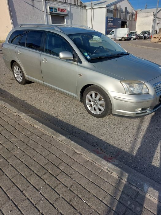 Viatura toyota avensis t25