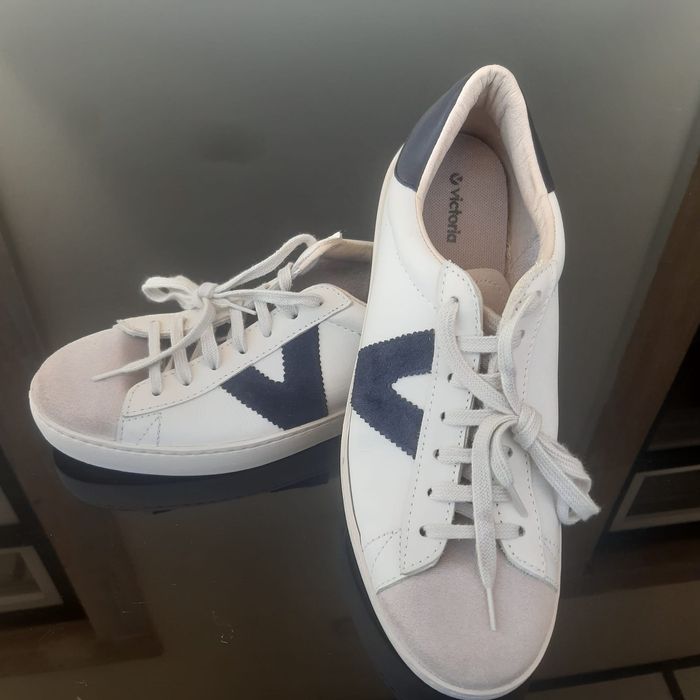 Ténis Victoria brancos