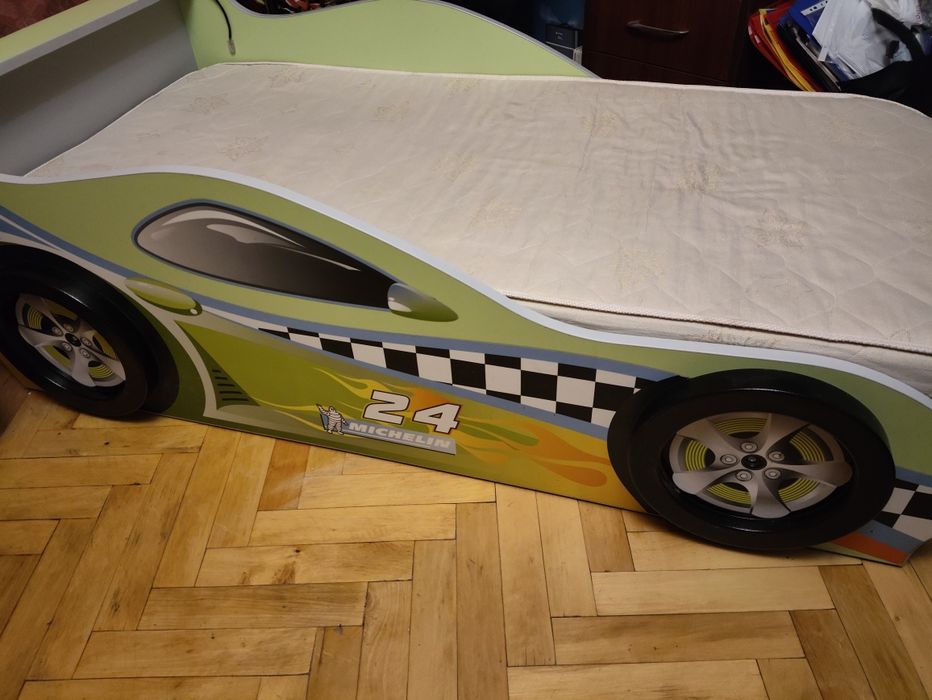 Ліжко машинка  дитяче