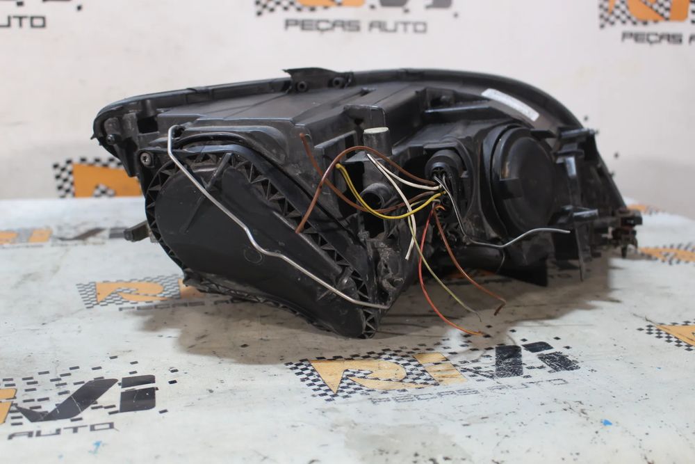Ótica / farol esquerda AUDI TT (8J3)