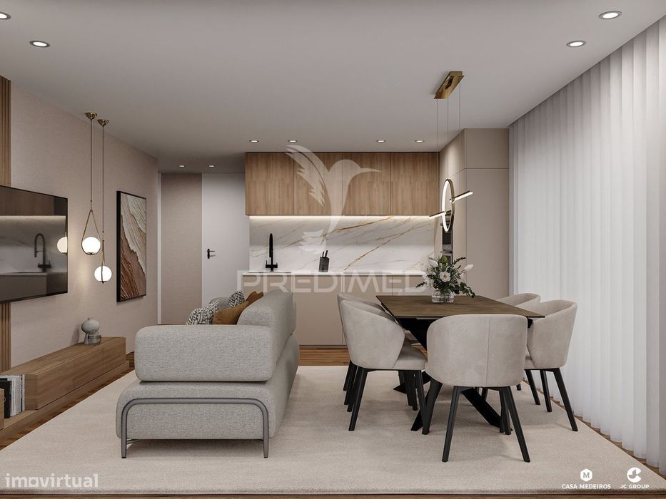 Apartamento T2 em Prédio Moderno – Varanda Ampla e Proximidade da P...