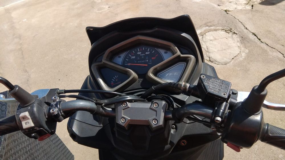 Scoter sym 50 cc com Top case