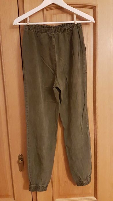 Jogger em sarja H&M, modal 100%. XS.