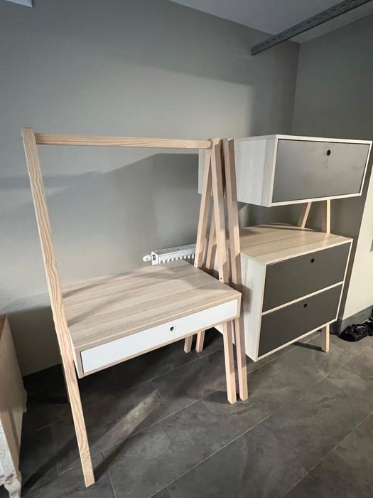 Małe  biurko toaletka vox