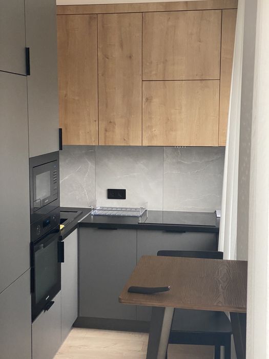 Здам по-добово  дво кімнатні апартаменти на привокзальній площі