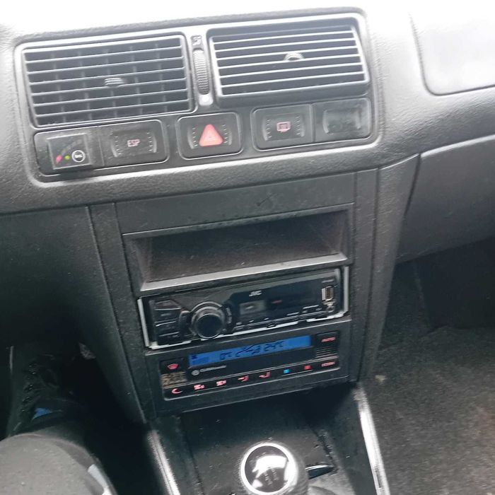 Volkswagen Golf 4.  2002r.