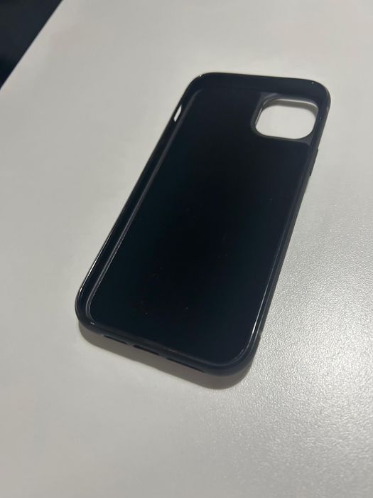 Vendo Capa de iphone 14 Plus ( Quad Lock )