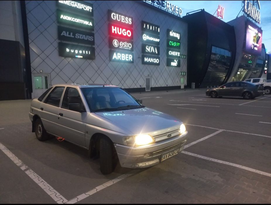 Форд ескорт 1.4 газ/бензин