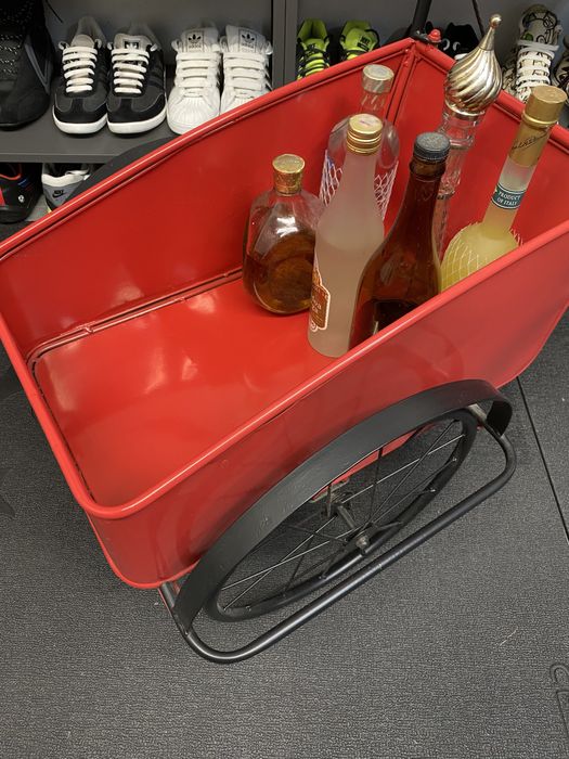 Carrinho Bar Triciclo em Ferro (110x55x65) - Área