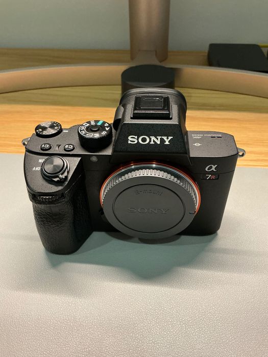 Sony a7 R III + 3 baterias e carregador originais