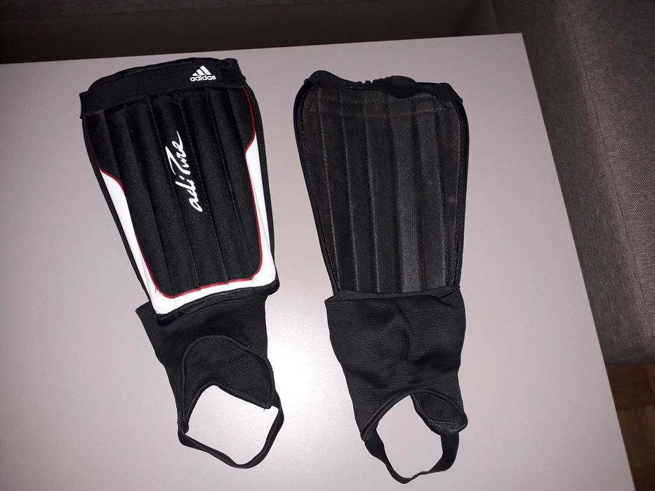 Ochraniacze Adidas Adipure Anatomic roz.L