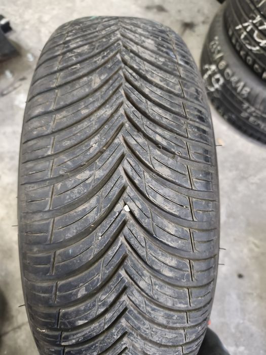 Pojedyncza całoroczna 205 60 16r96v kleber quadraxer3 all season