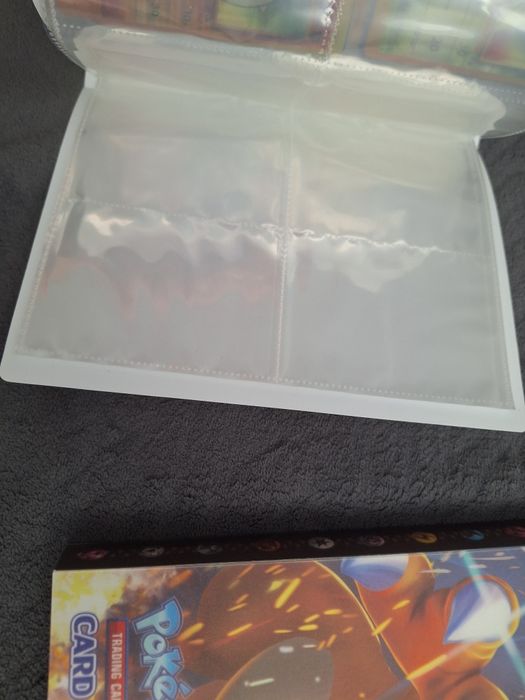 Albumy na karty Pokemon Charizard Celebrations