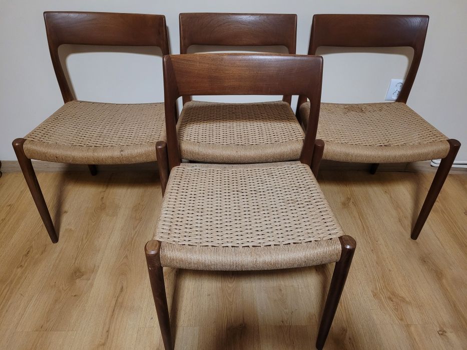 Komplet czterech krzeseł tekowych Niels O. Møller. Dania lata 60