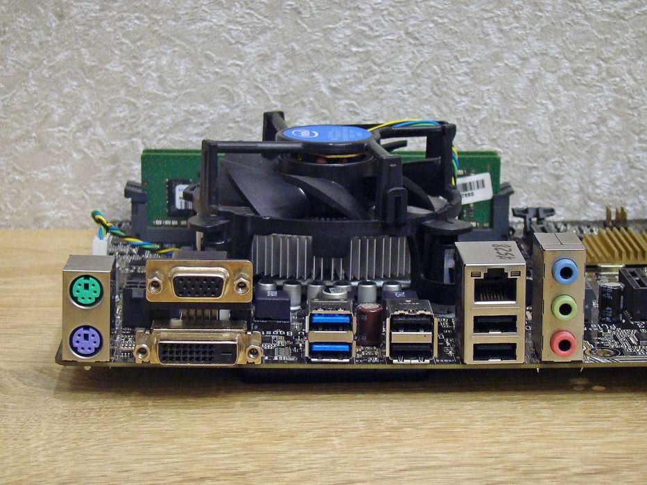 Комплект для ПК на 2-хъядерном Intel i3 s1151 (проц+материнка+память)