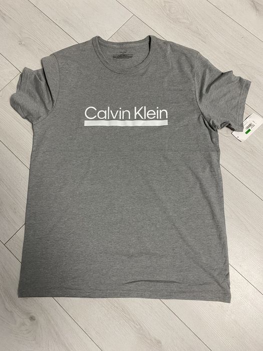 Футболка Calvin Klein