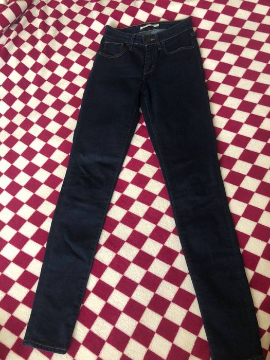 Джинсы Левис ,подрастковые ,состояние новых .