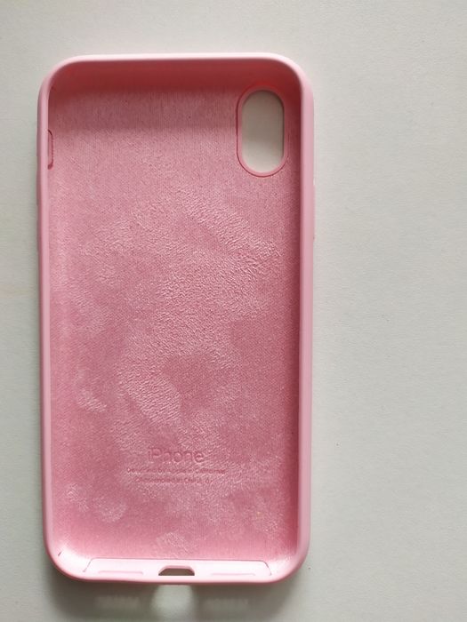 Рожевий чехол на iPhone XR