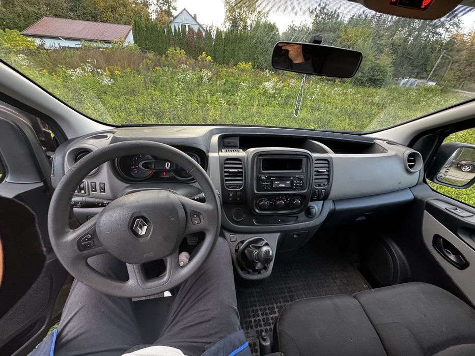 Renault Trafic 9 osob PL salon