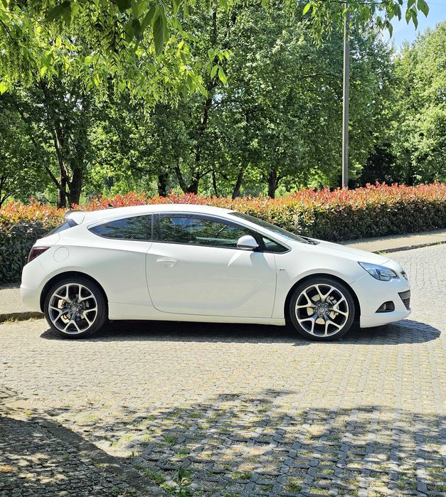 Opel Astra J GTC 1.7 diesel Isuzu
