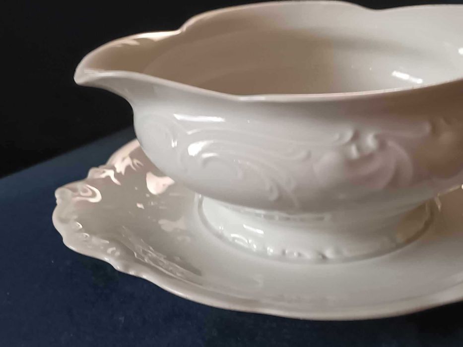 sosjerka porcelana biała 50 letni antyk Wawel prl
