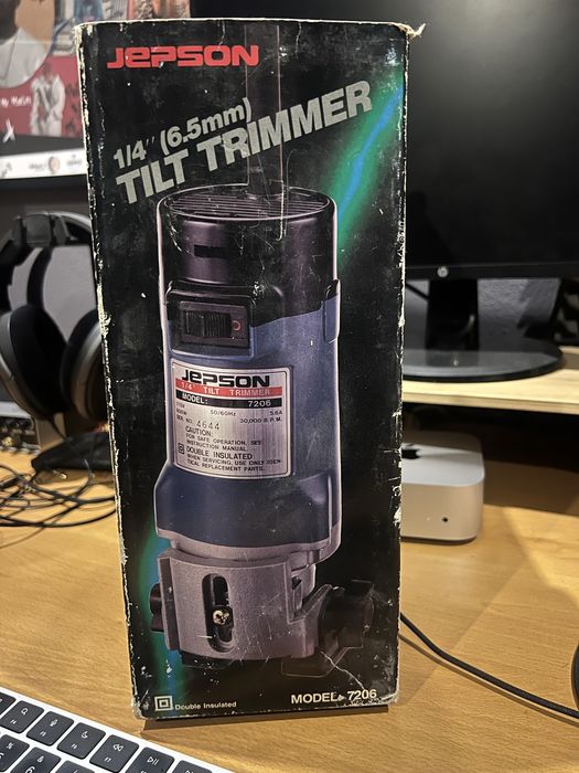 Jepson 1/4” (6,5 mm) Tilt Trimmer, modelo 7206