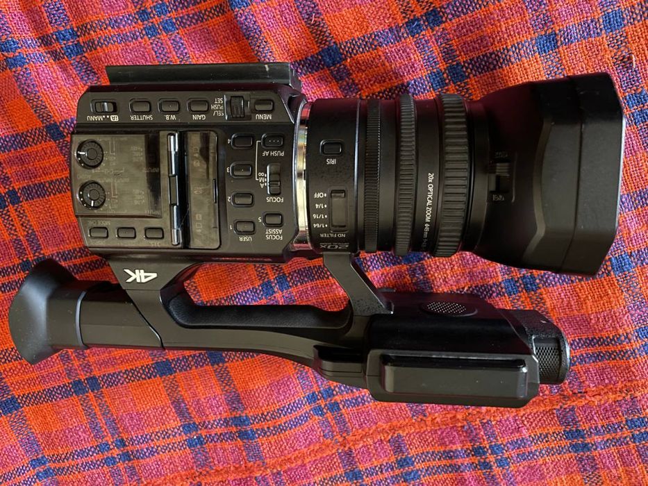 Продам 4К відеокамеру Panasonic  X1000 (HC-X1000EE-K)