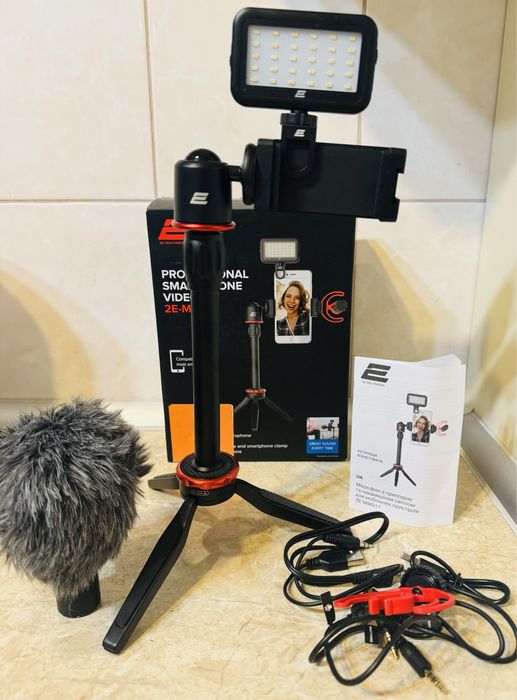 Трипод з мікрофоном і світлодіодною лампою для телефону для блогерів