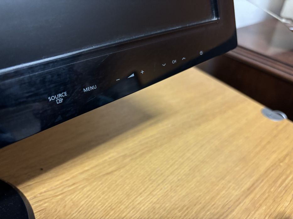 Monitor/TV de 27” com comando Samsung