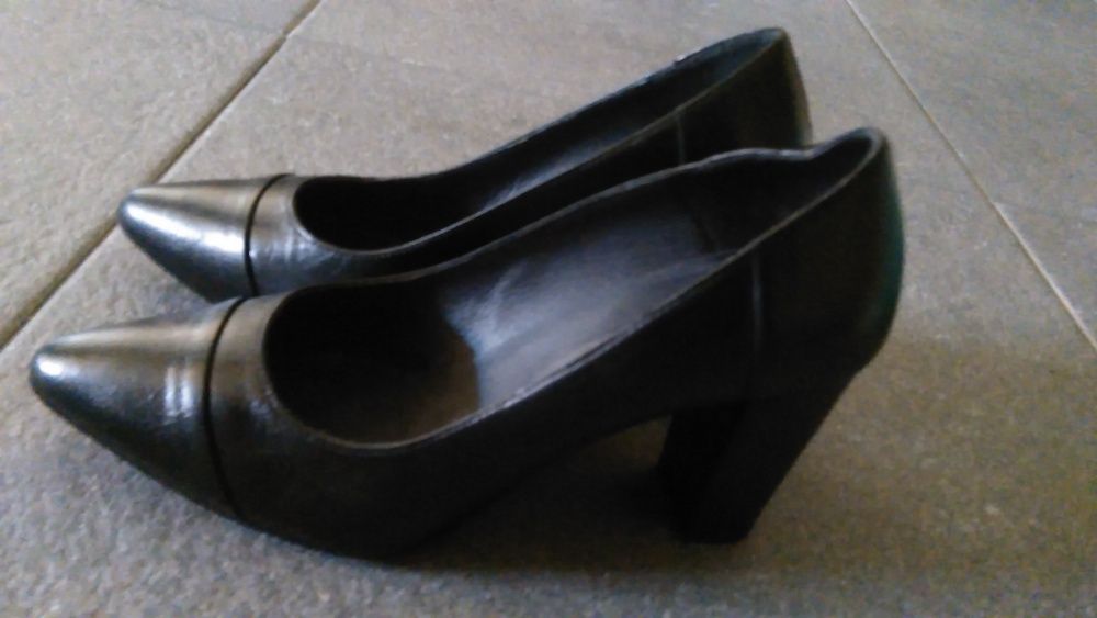 Black High-Heeled Shoes - Foreva BRAND NEW