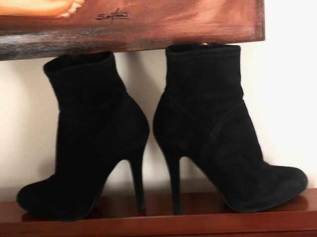 Bota senhora camurça preta marca de luxo Karen Millen