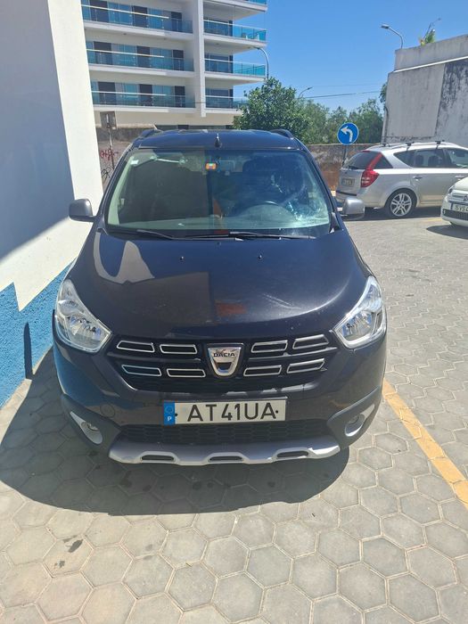 Vendo Carro Dacia lodgy 2021 7 lugares + empresa TVDE de 2 anos