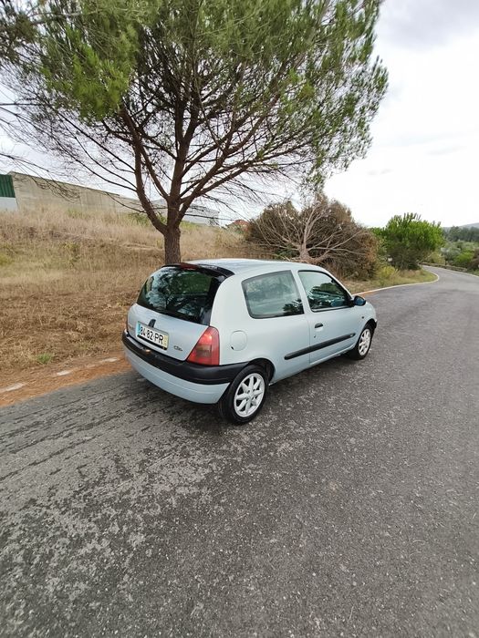 Clio 1.9d  comercial ( ler descrição )