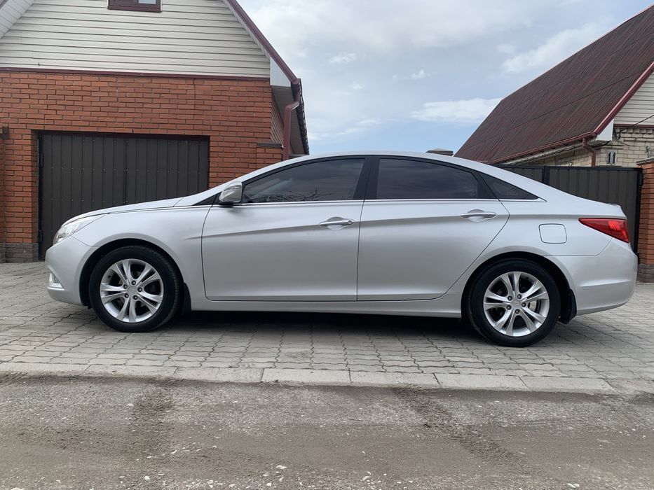 Hyundai Sonata official.