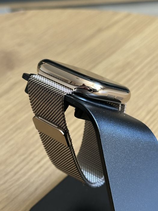 Apple Watch Series 10 46 mm Titanium Case Gold