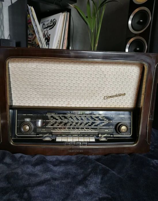 Telefunken Concertino 7 (1956–57, West Germany) — лампове радіо