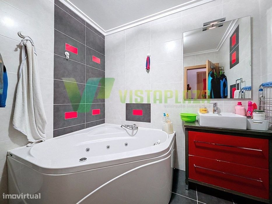 Apartamento T3 perto da praia com garagem em Portimão