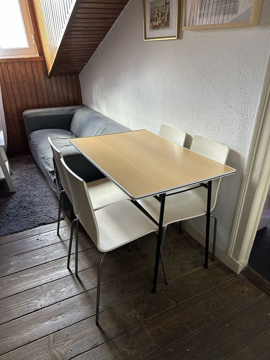 Conjunto mesa + 4 cadeiras