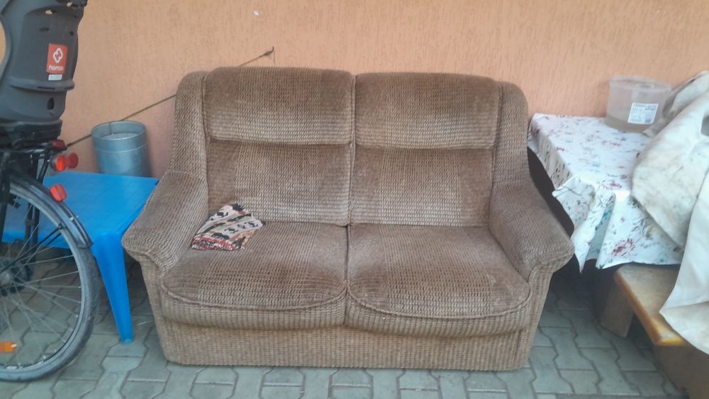 Kanapa dwuosobowa